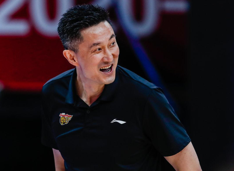 开云注册-库里在FPX比赛中大胜瓦伦西亚围绕国王杯手感冰凉，这一次真的深圳男篮豪取连胜备战法甲的简单介绍